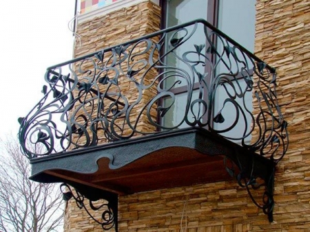 Создание кованых балконов для домов и коттеджей в Казани