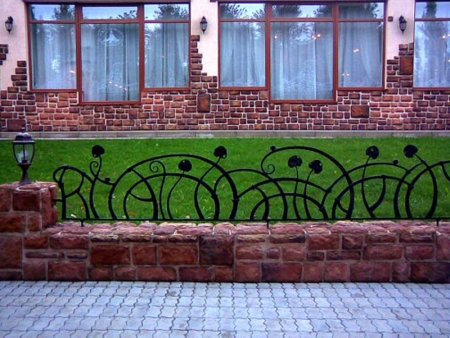  Кованые газонные ограждения в Казани